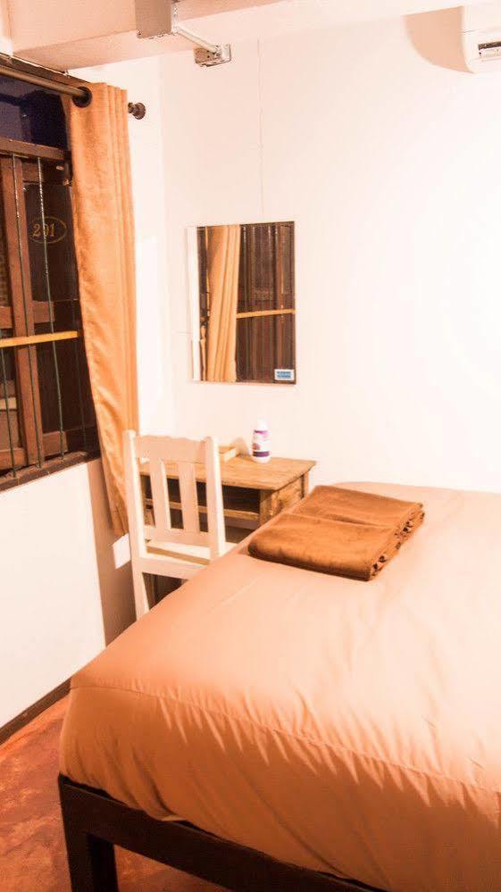 Lanna Hostel Τσιάνγκ Μάι Εξωτερικό φωτογραφία