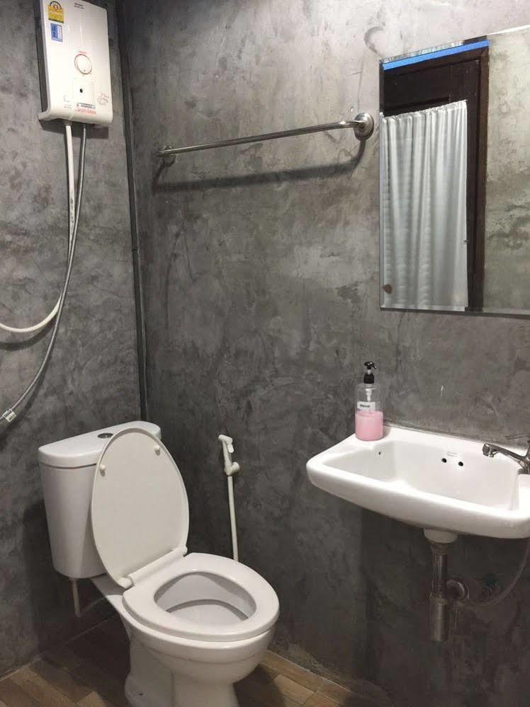 Lanna Hostel Τσιάνγκ Μάι Εξωτερικό φωτογραφία